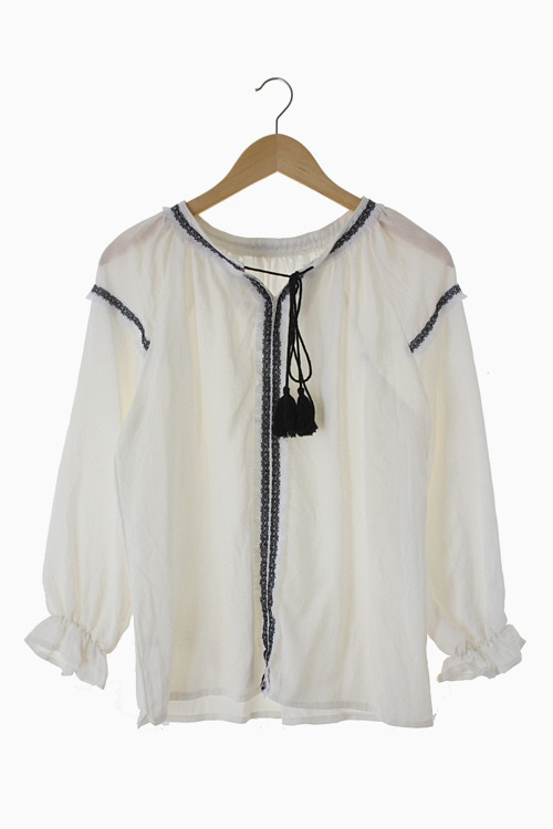 RAYON BLEND EMBROIDERY BLOUSE 리가먼트